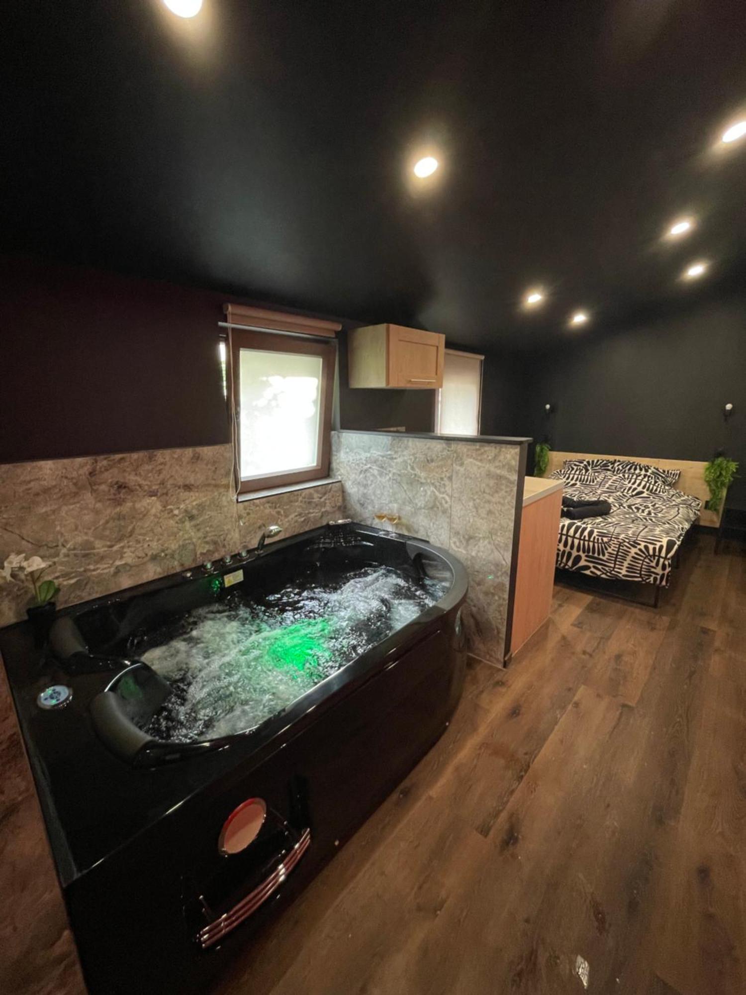 Jacuzzi Love Room Mulhouse Kültér fotó